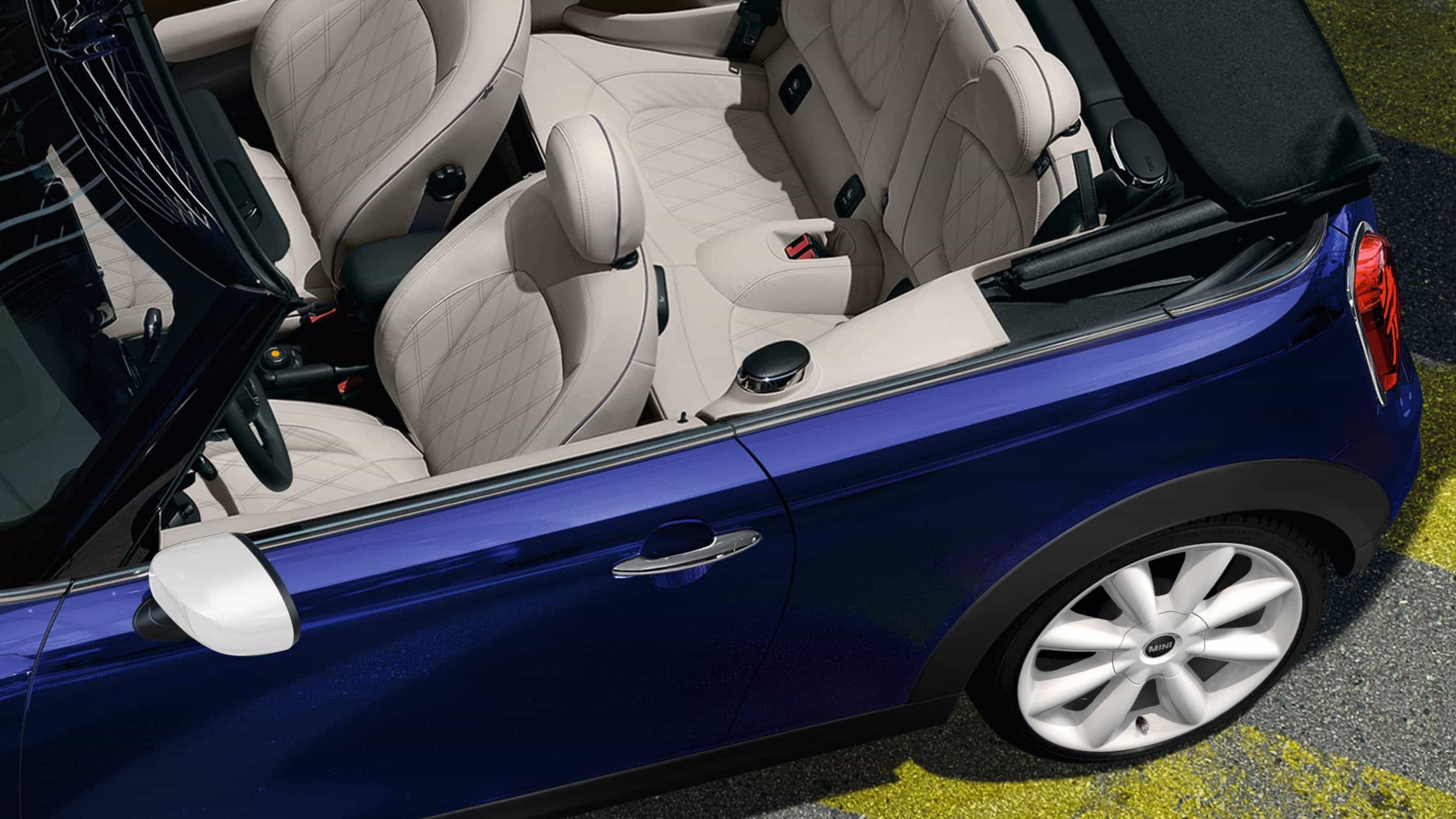 MINI CONVERTIBLE - FRONT VIEW